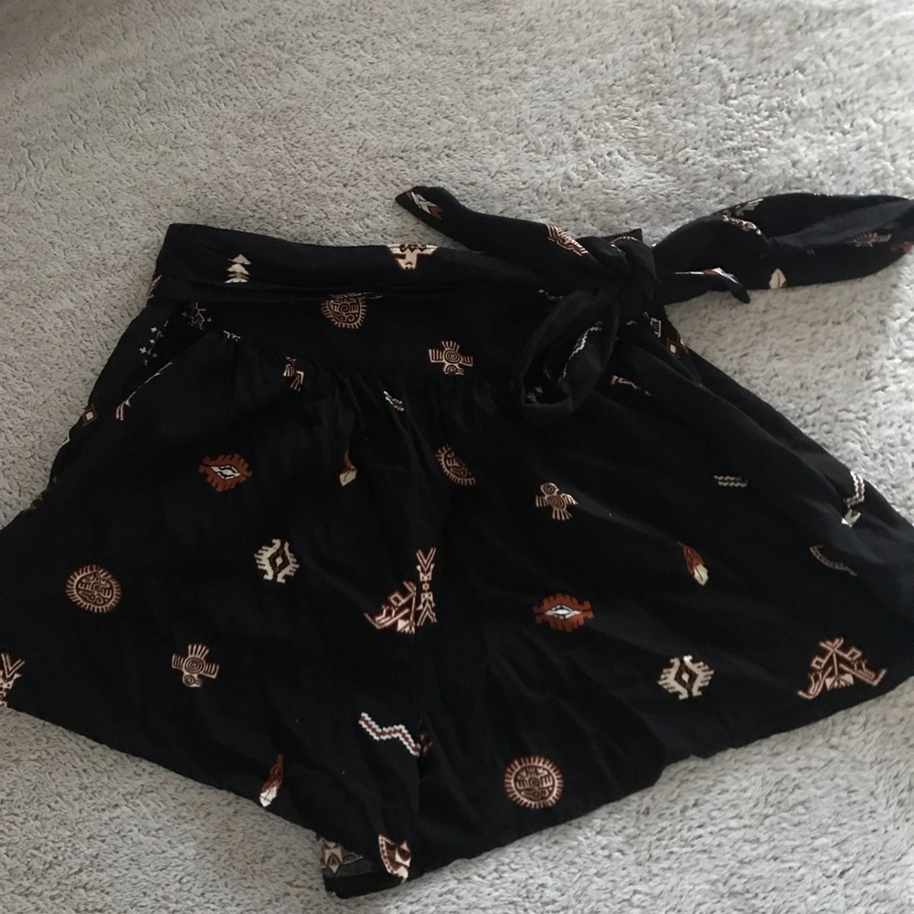 Cute high waisted flow-y shorts